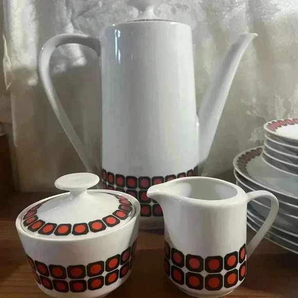 Vintage Winterling China Teapot, sugar, creamer, saucer, teacup and plate set - Picture 2 of 9